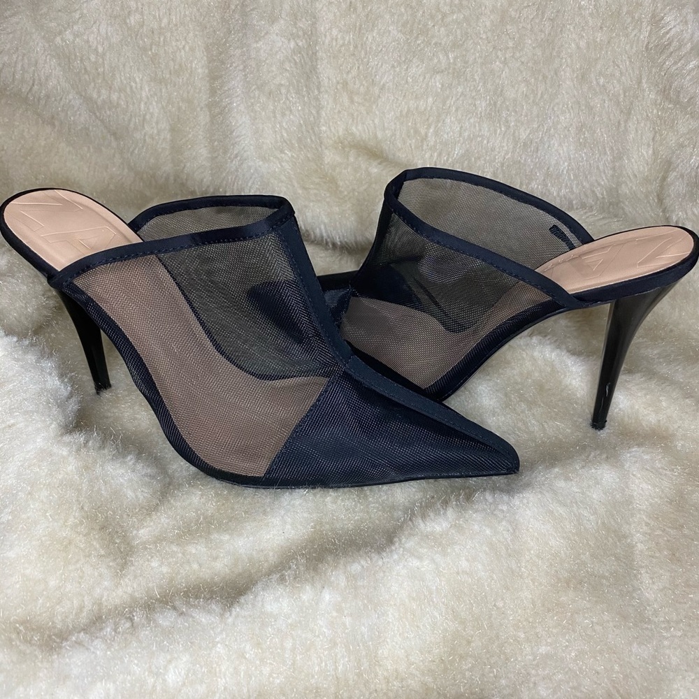 𝅺NWOT Zara Mesh Heels